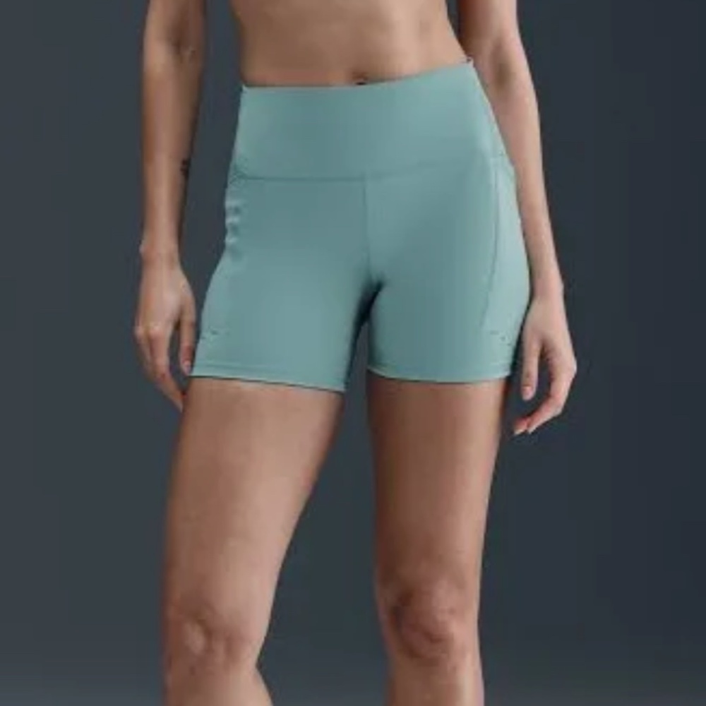 NWOT Nike Women's Swift High-Waisted 4" Running Shorts with Pockets size medium